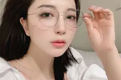 里子面子都没了！《歌手》决赛淘汰黑料缠身的张碧晨遭到了反噬